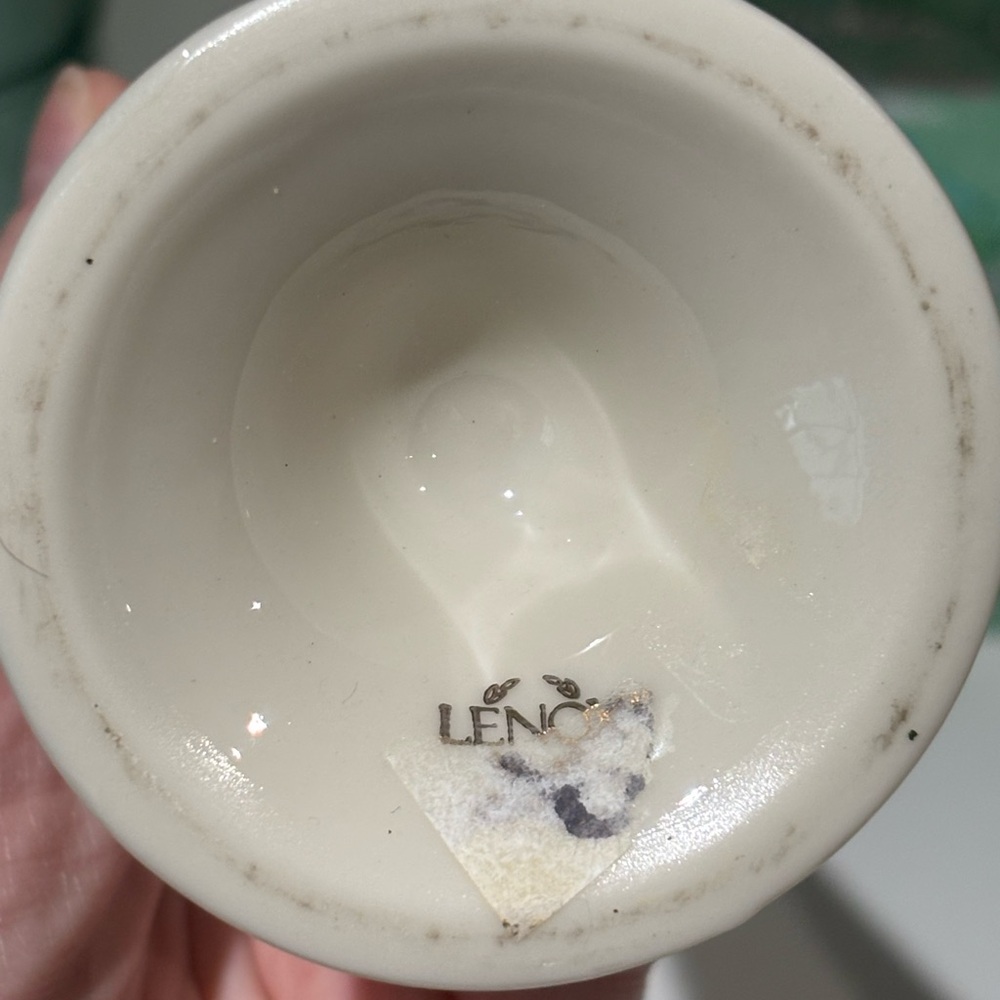 LENOX Bud Vase Raised Acanthus Leaf Florentine Collection 10 3/4" Tall - Picture 3 of 5